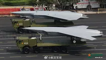 美媒：九三阅兵亮相的新型隐身无人战斗机意味着什么？