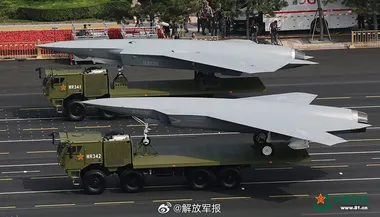 美媒：九三阅兵亮相的新型隐身无人战斗机意味着什么？