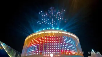 万架齐飞破纪录，大漠大正在重新定义夜空表达方式