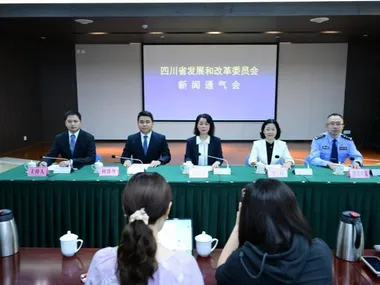 四川“扫码飞”成效显著，适飞空域将超全省80%