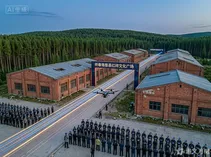 300名飞手集结小兴安岭：中国无人机竞速联赛首进东北，在“森林+红砖”赛道飞出“体育+文旅+低空”新样本